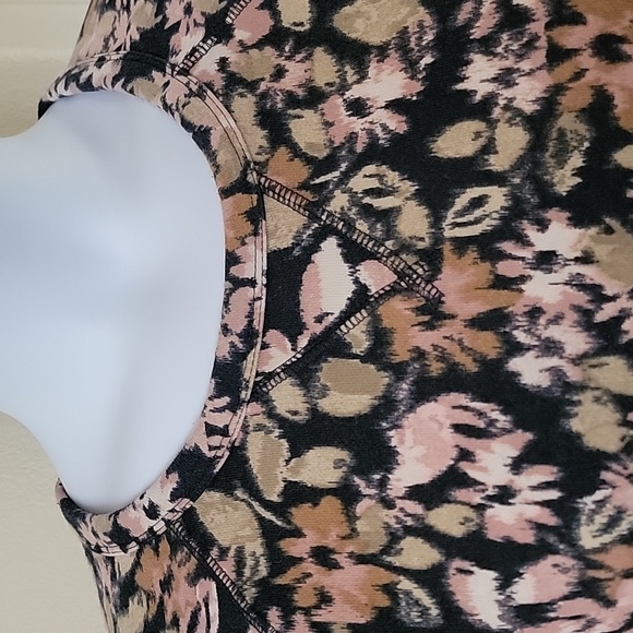 SONOMA Floral Print Long Sleeve Sweatshirt Style Top Black Rose Beige Tan sz XL - Picture 2 of 10